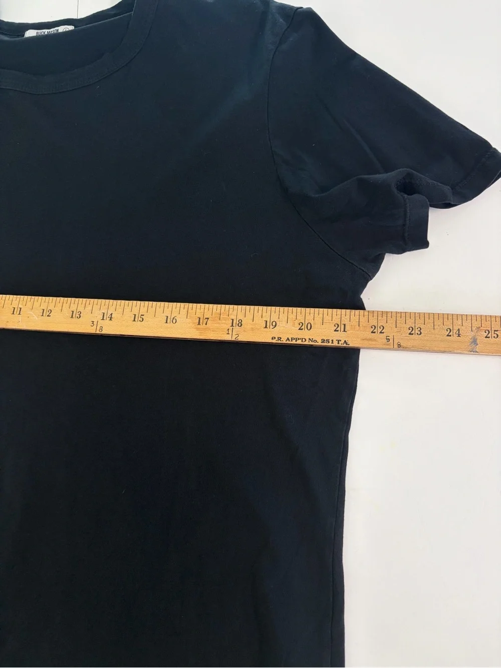 Buck Mason Pima Cotton Curved Hem Crew Neck T-Shirt Black Made in USA Size Large